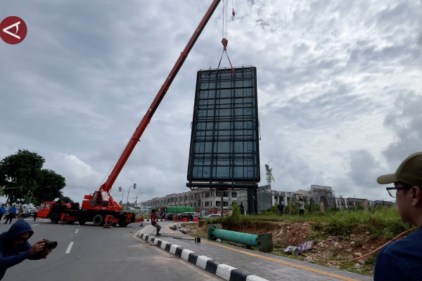 Pemko Batam tertibkan reklame ilegal di 1.800 titik - ANTARA News
